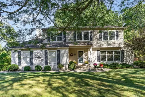 960 Canterbury, Saginaw, MI 48638
