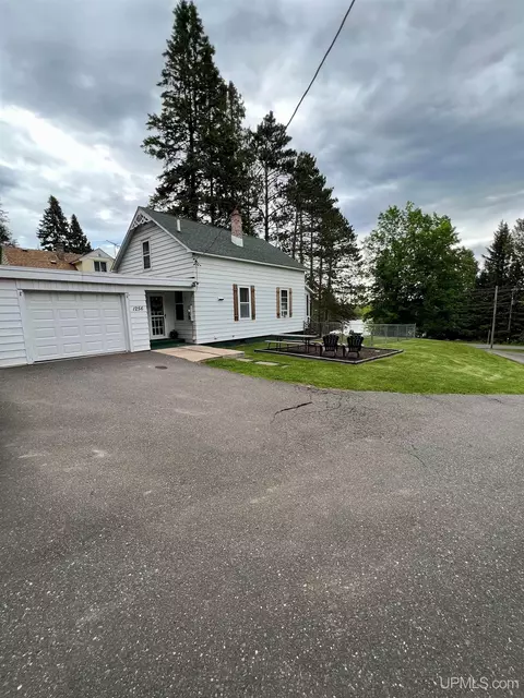 1256 W Ice Lk, Iron River, MI 49935