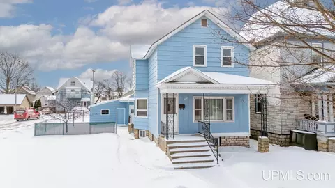 1019 S 1st, Escanaba, MI 49829 photo 2