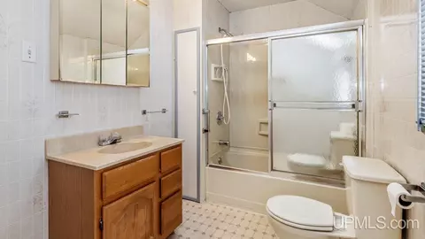 1019 S 1st, Escanaba, MI 49829 photo 23