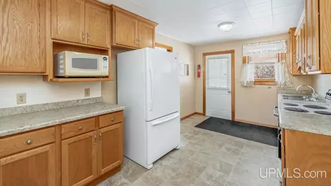 1019 S 1st, Escanaba, MI 49829 photo 16