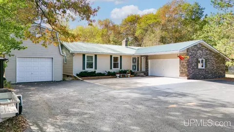 8323 253, Rapid River, MI 49878