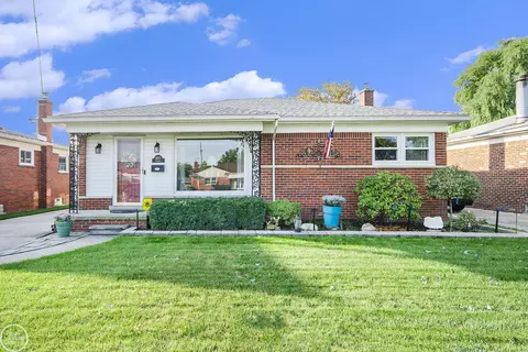 19372 Florence, Roseville, MI 48066