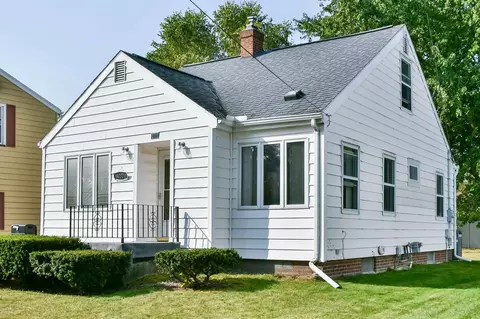 400 Burns, Essexville, MI 48732