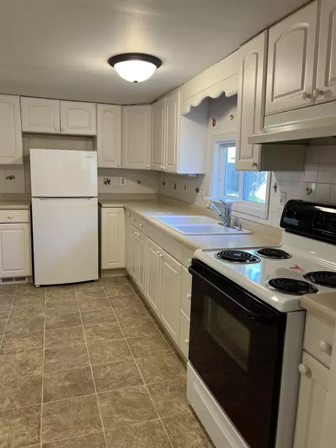 Kitchen - 314 W State, Clare, MI 48617 photo 1 of 2