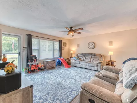 734 W Dean, Temperance, MI 48182 photo 3