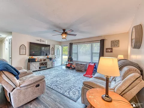 734 W Dean, Temperance, MI 48182 photo 4