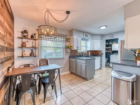 734 W Dean, Temperance, MI 48182 photo 5