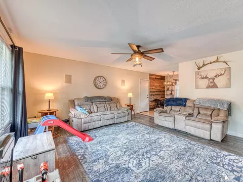 734 W Dean, Temperance, MI 48182 photo 2