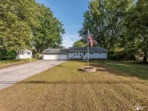 734 W Dean, Temperance, MI 48182