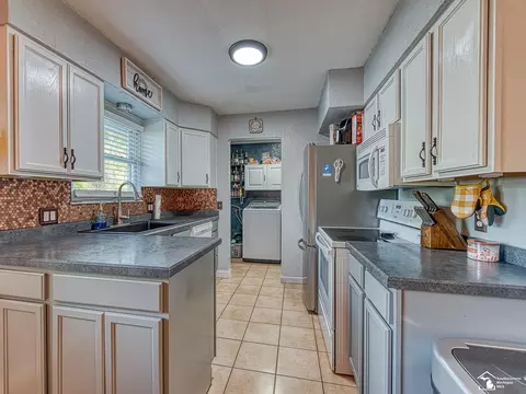 734 W Dean, Temperance, MI 48182 photo 7