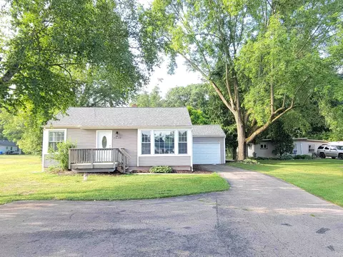 7029 Silver Lk, Linden, MI 48451