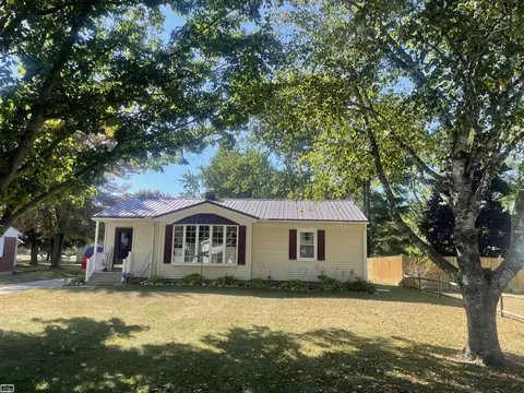 147 W Sanborn, Croswell, MI 48422