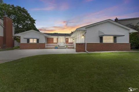 1541 Kenwood, Trenton, MI 48183