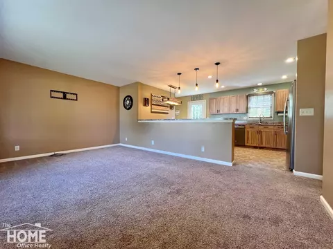 414 E North, Owosso, MI 48867 photo 5