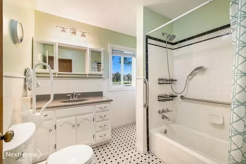 Bath - 6517 N Seymour, Flushing, MI 48433 photo 1 of 3