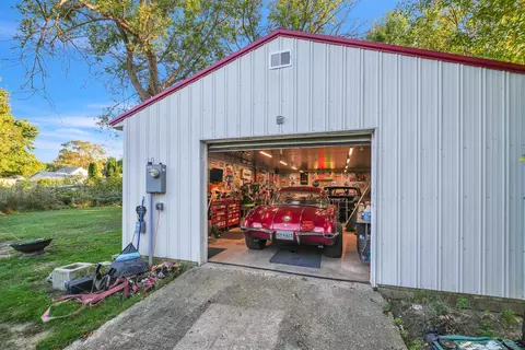 2030 James, Owosso, MI 48867 photo 3