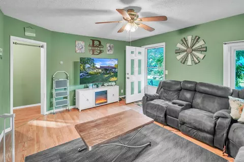 2035 James, Owosso, MI 48867 photo 7