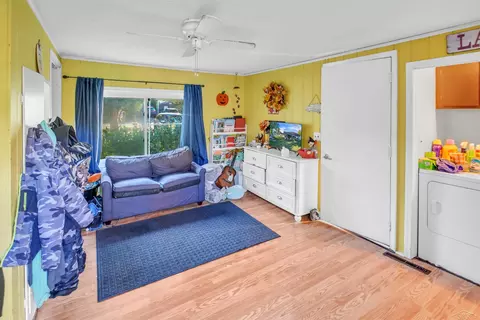 2035 James, Owosso, MI 48867 photo 3