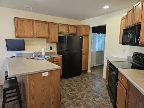 2457 Orient, Adrian, MI 49221 photo 11