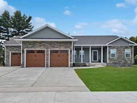 720 Willow Crk, Escanaba, MI 49829