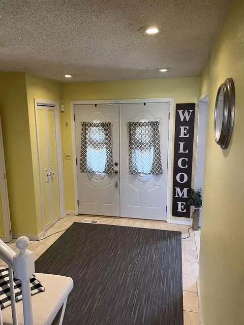 Entry Way - 1205 Eldorado, Flint, MI 48504 photo 1 of 6
