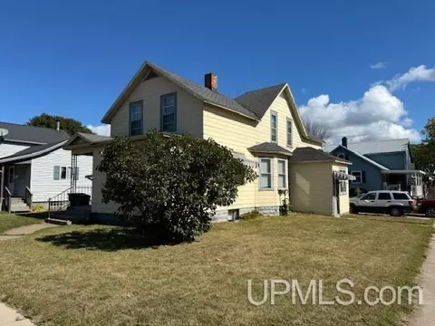 200 N 10th, Escanaba, MI 49829