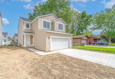 15901 Camperdown, Clinton Township, MI 48035