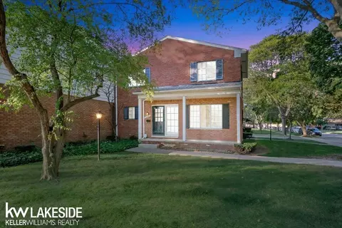 20565 Williamsburg #29, Harper Woods, MI 48225