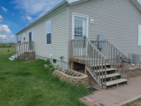 Exterior - 2254 N Clarwin, Gladwin, MI 48624 photo 5 of 10