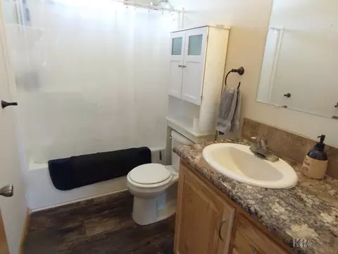 Bath - 2254 N Clarwin, Gladwin, MI 48624 photo 3 of 3