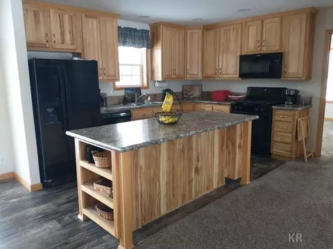 Kitchen - 2254 N Clarwin, Gladwin, MI 48624 photo 2 of 2