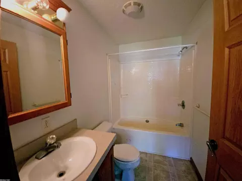 Bath - 1790 Maple, Kimball, MI 48074 photo 3 of 4