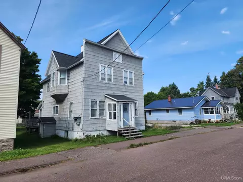 16 Vivian, Ahmeek, MI 49901