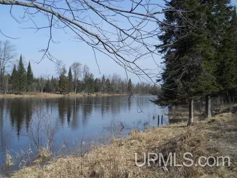 tbd V, Rapid River, MI 49878