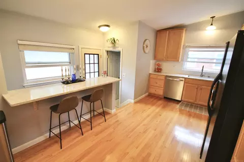 Kitchen - 224 Lyons, Troy, MI 48083 photo 4 of 5