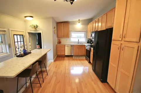 Kitchen - 224 Lyons, Troy, MI 48083 photo 1 of 5