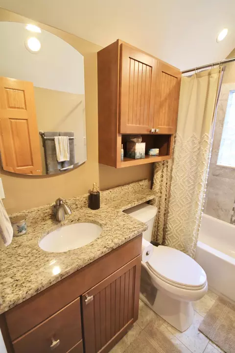 Bath - 224 Lyons, Troy, MI 48083 photo 3 of 5