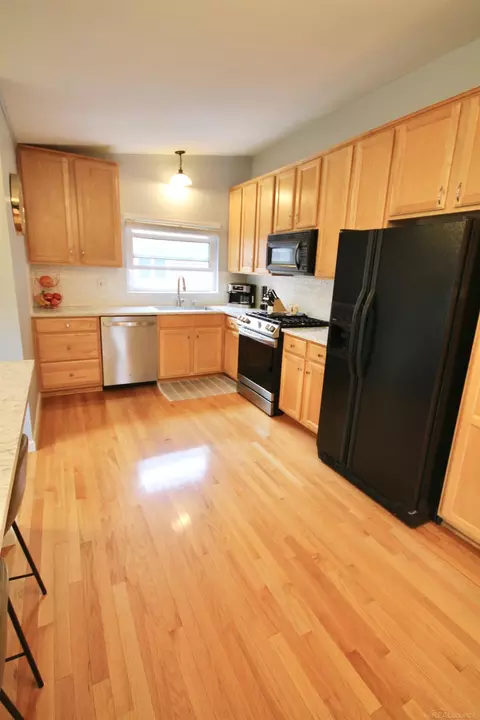 Kitchen - 224 Lyons, Troy, MI 48083 photo 5 of 5