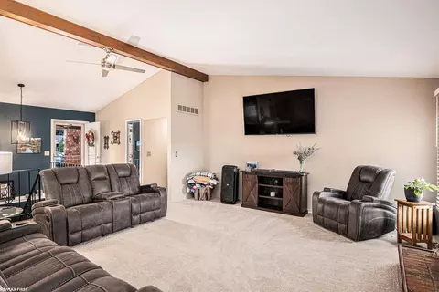 18359 Red Oaks, Macomb, MI 48044 photo 3