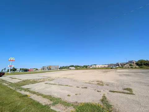 737 E Lakeshore, Manistique, MI 49854