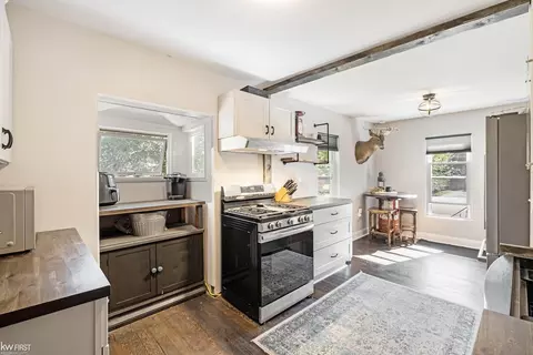 Kitchen - 103 E John, Durand, MI 48429 photo 2 of 2
