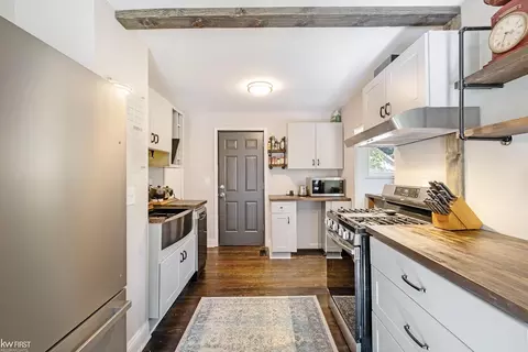 Kitchen - 103 E John, Durand, MI 48429 photo 1 of 2