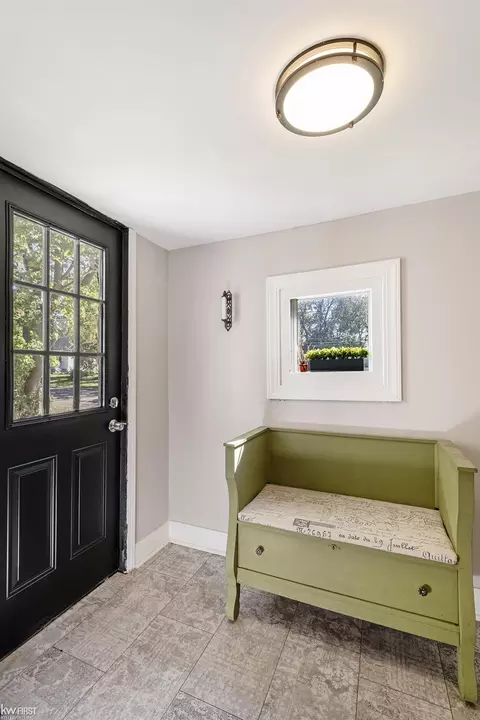 Entry Way - 103 E John, Durand, MI 48429 photo 2 of 2