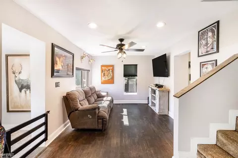 Entry Way - 103 E John, Durand, MI 48429 photo 1 of 2