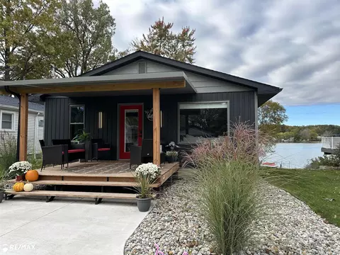 6127 Byram Lk, Linden, MI 48451