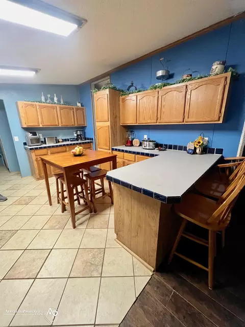 Kitchen - 5440 E Coldwater, Flint, MI 48506 photo 3 of 4