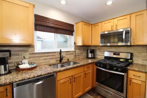Kitchen - 52014 Beech, Chesterfield, MI 48047 photo 2 of 2