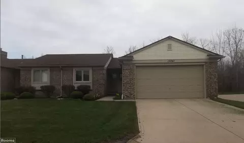 13841 Maple Grv, Utica, MI 48315
