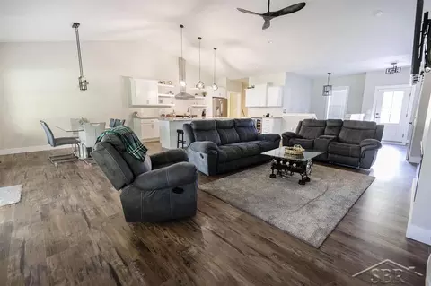 3695 E Douglas, Midland, MI 48642 photo 9